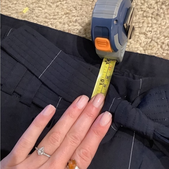 A.L.C. Women’s Adam Pinstripe Cargo Belted Pants Black Size 8 Tapered High Rise - Picture 7 of 8